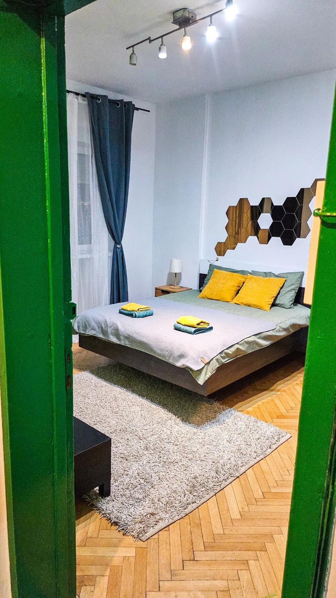 Downtown Tiny Houses Near Cismigiu Gardens Bucarest Esterno foto